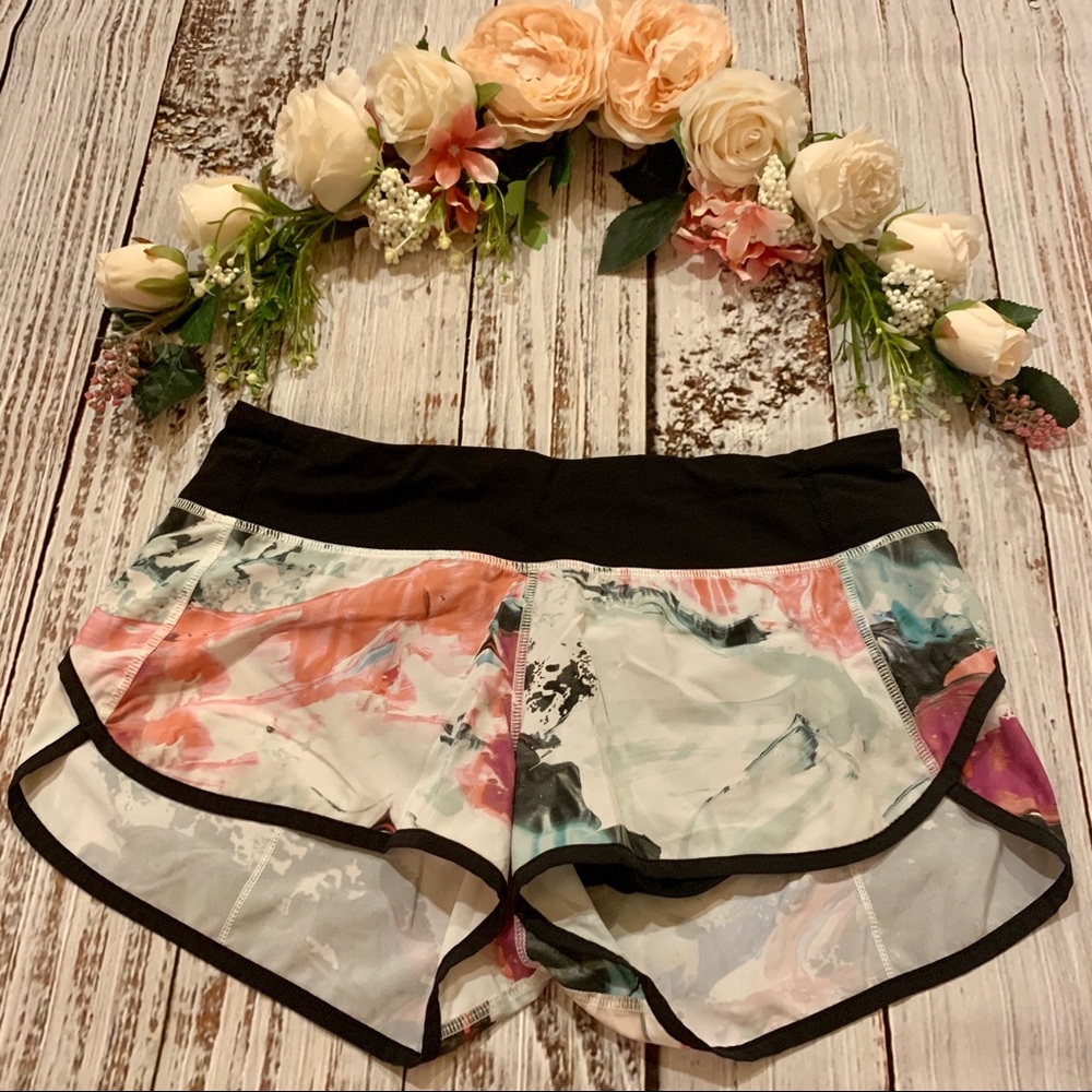 RARE Lululemon Pigment Wave Speed Short Size 6